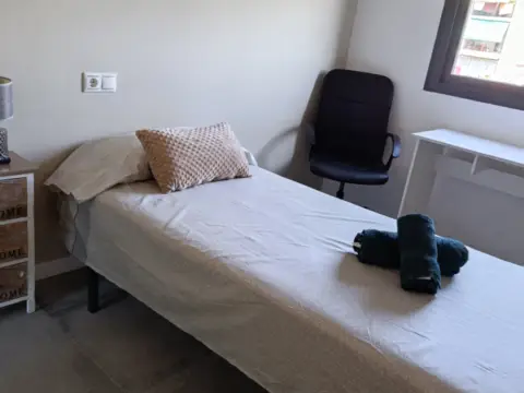 Habitación en Avinguda 3 de Abril De 1979, 1