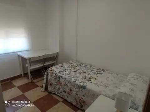 Habitación en calle Maestro Turina, 5