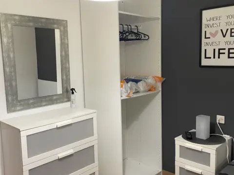 Habitación en calle de Víctor Sáenz, 3