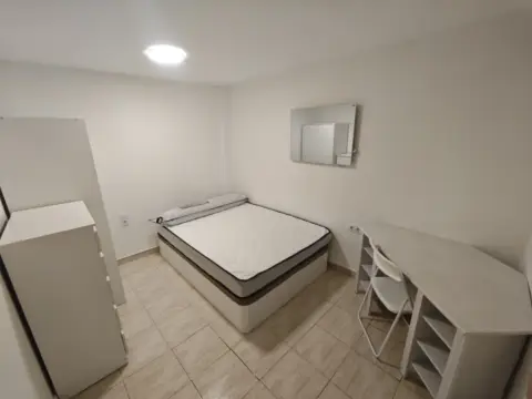 Habitación en Plaza de Luis de Antezana, 18