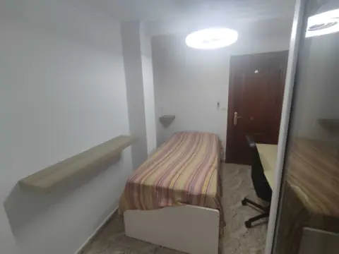 Habitación en Carrer de Joan Piñol, 10