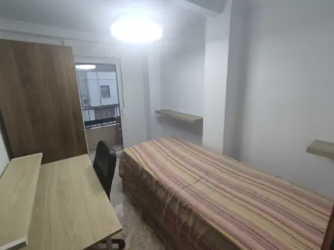 Habitación en Carrer de Joan Piñol, 10