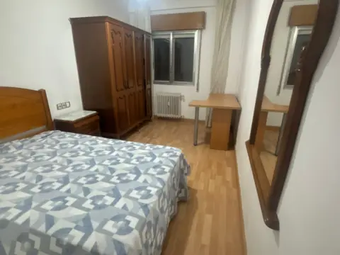 Habitación en Avenida de Buenos Aires, 157