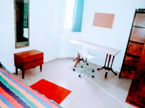 Habitación en calle de Guzmán El Bueno, 5