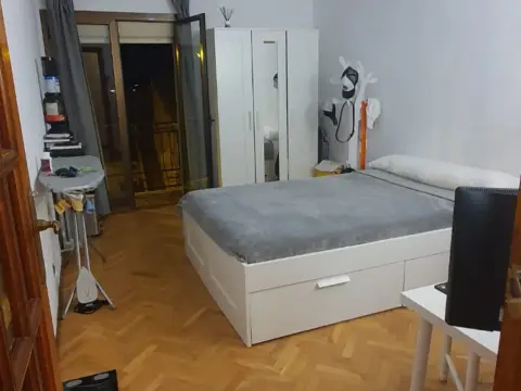 Habitación en calle de Juan Butragueño, 1