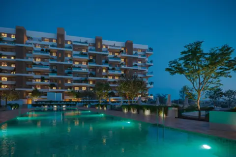 Piso en Avenida Manuel Clavero y Ángel López Guisado,  S/N