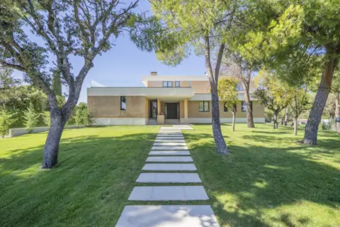 Chalet Independiente en venta en Ciudalcampo