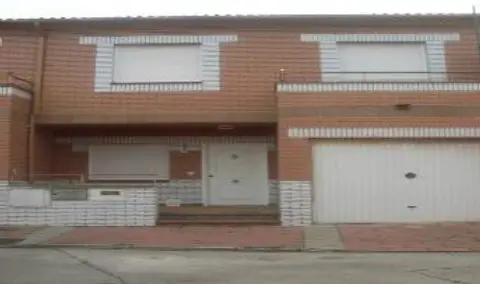 Chalet en Plaza Tarecus