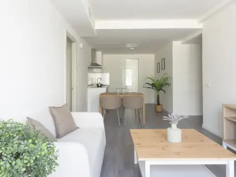 Piso en calle Valle de Bustarviejo,  11