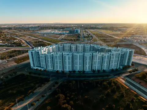 Piso en Avenida de Manuel Clavero Arévalo