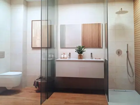 Casa adosada en calle Vela Mayor