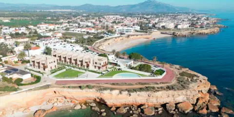 Casa adosada en Carrer de Alena, 9
