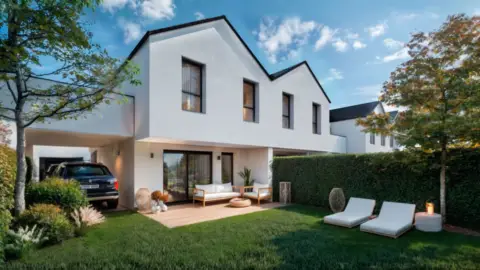 Casa adosada en Avenida de Miraflores de la Sierra, 2