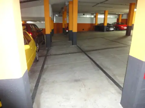Garaje en Avenida de Valdecilla, 18