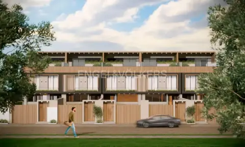 Casa Adosada de Alto Standing Clar de Lluna