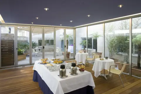 Oficina en calle de Colón, 20