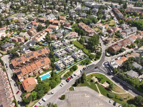 Chalet en Avenida de Cerro de la Curia, 1