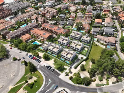 Chalet en Avenida de Cerro de la Curia, 1