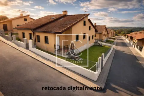 Casa adosada en calle Encina Ituero y Lama,  S/N