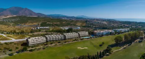 Apartamento en Avenida del Arte (Urbanización Estepona Golf),  S/N
