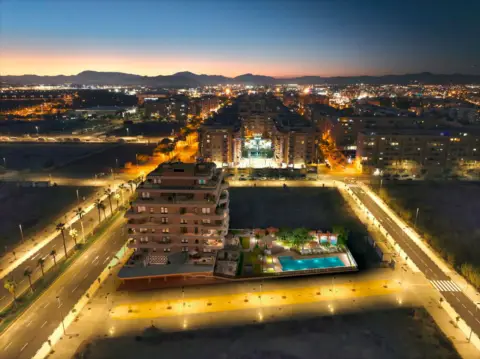 Piso en Avenida de Imperio Argentina,  s/n