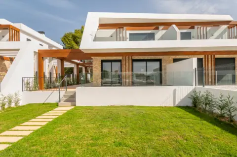 Casa adosada en calle Des Moll