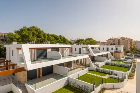 Casa adosada en calle Des Moll