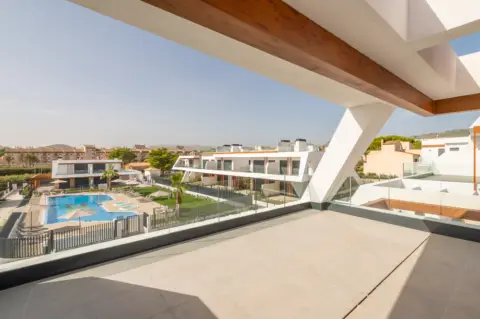 Casa adosada en calle Des Moll