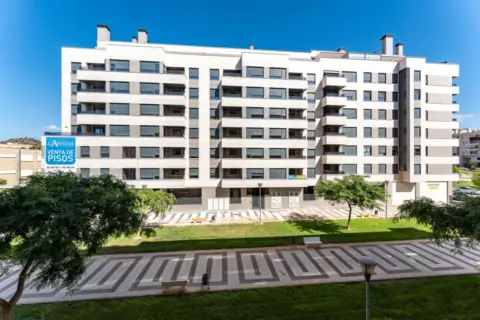 Piso en calle Joaquín Turina,  s/n