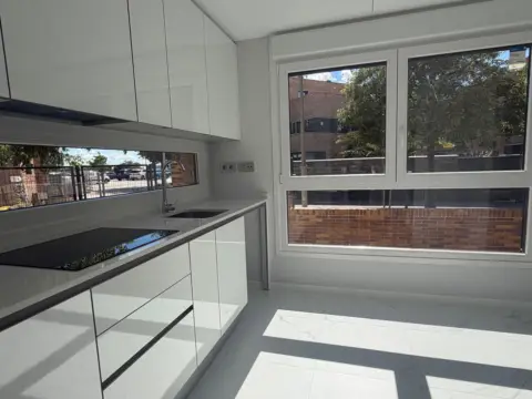 Chalet en calle de Tauro, 37