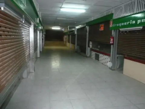 Local comercial en calle de Arturo Baldasano