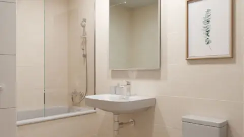 Piso en calle Vía Federico de Castro Bravo,  s/n