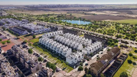 Casa adosada en calle Sagitario,  s/n