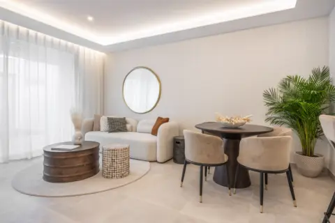 Piso en Avenida de Santa Amalia, 17