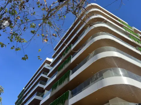 Piso en Avenida de Santa Amalia, 17