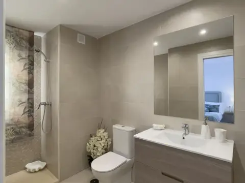 Piso en calle Miguel Delibes,  12