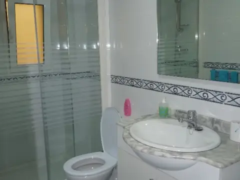 Habitación en calle del Río Navia, 2