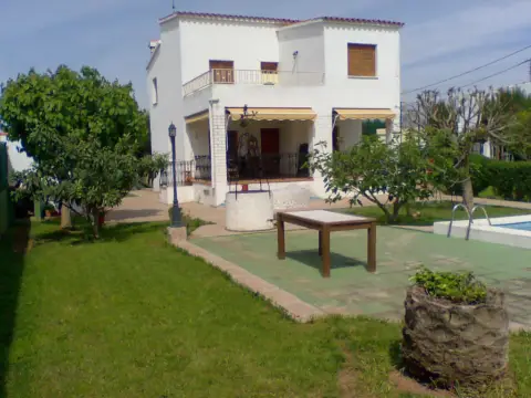 Single-family house in calle de Poniente, 2