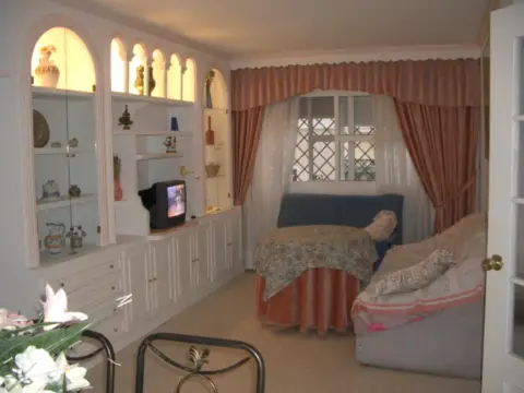 Casa adosada en calle de Francisco Correa, 14