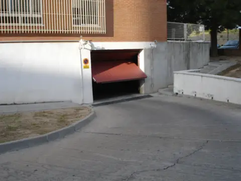 Garaje en calle de Fondón, 1