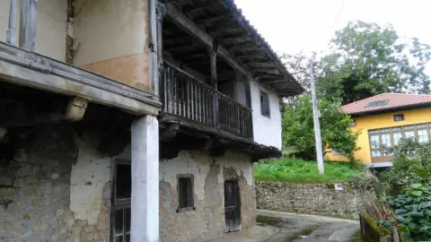 Casa aparellada a Camino Barrio los Mojones, nº S/N