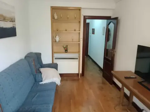 Piso en calle de la Virgen de Ujué, 1