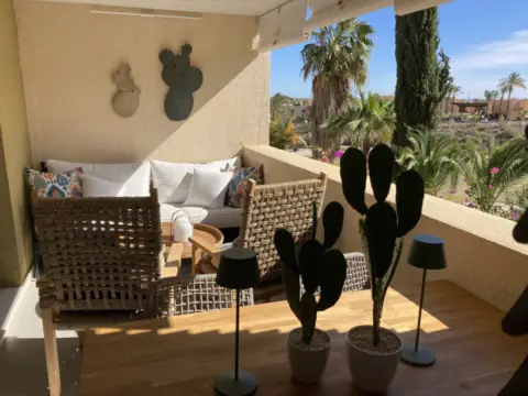 Chalet unifamiliar en Avenida Valle del Sol, 1