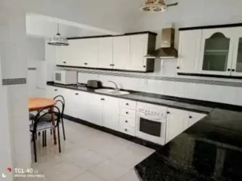 Casa adosada en calle de Vía Ensanche, 31