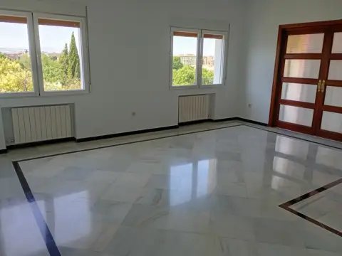 Piso en Cuesta Escoriaza, 1