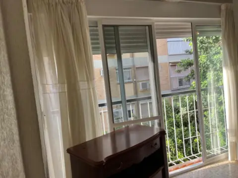 Piso en Avenida Santa Cecilia, 5