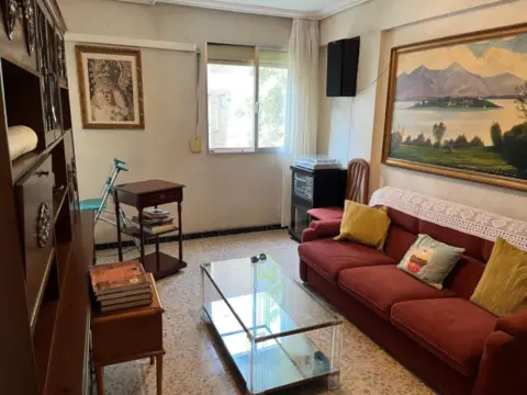 Piso en Avenida Santa Cecilia, 5