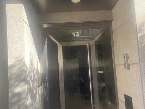 Estudio en calle de Valencia, 13