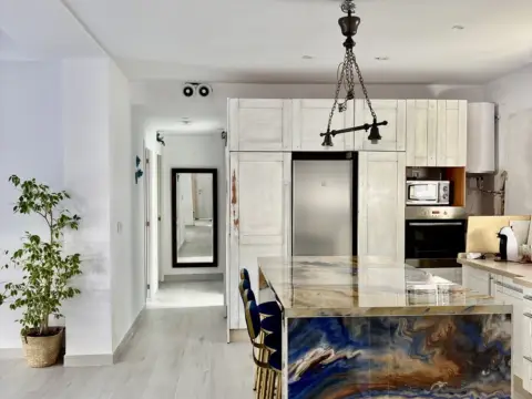 Piso en calle Tolosa Latour, 13