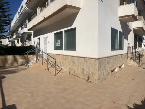 Local comercial en Avenida de la Garrucha, 96